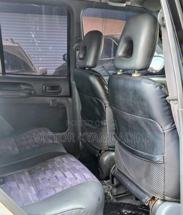 Toyota RAV4 Base FWD 1999 White