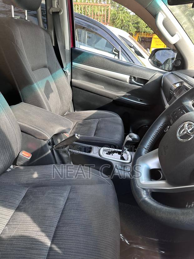 Toyota Hilux 2018 Red