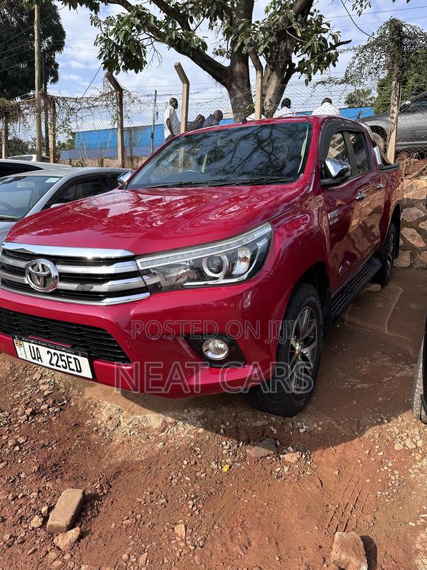Toyota Hilux 2018 Red