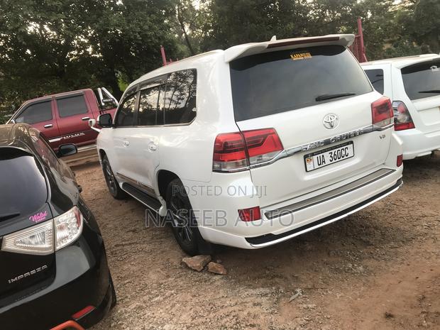 Toyota Land Cruiser Prado 2018 White