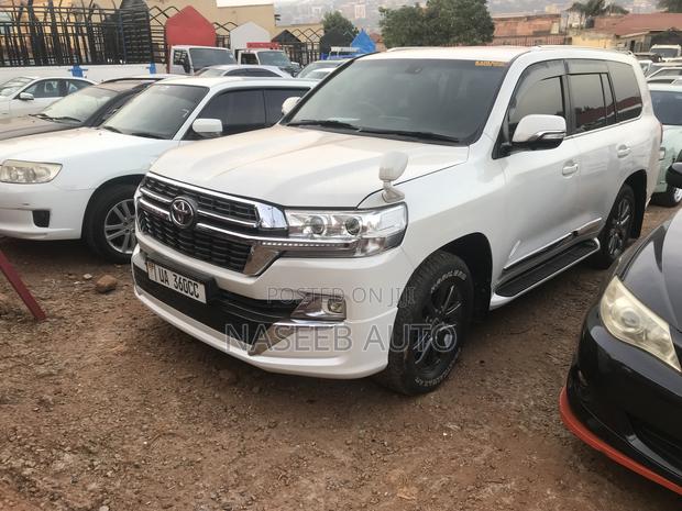 Toyota Land Cruiser Prado 2018 White