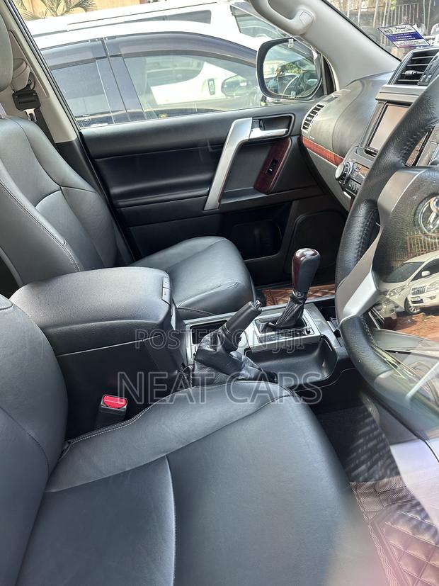 Toyota Land Cruiser Prado 2017 Pearl