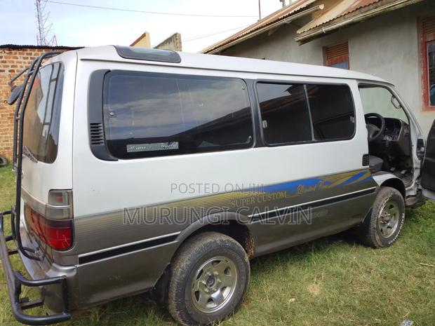 Toyota HiAce 1997 Beige