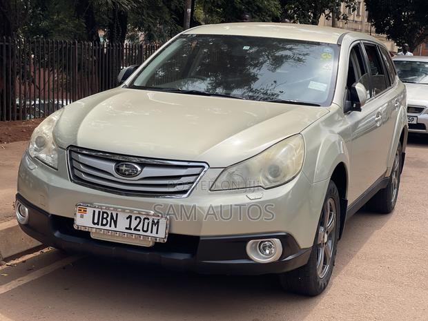 Subaru Outback 2009 Gold