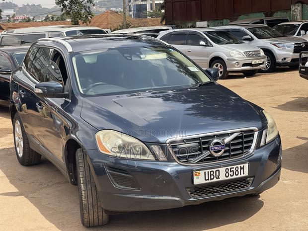 Volvo XC60 2011 Gray