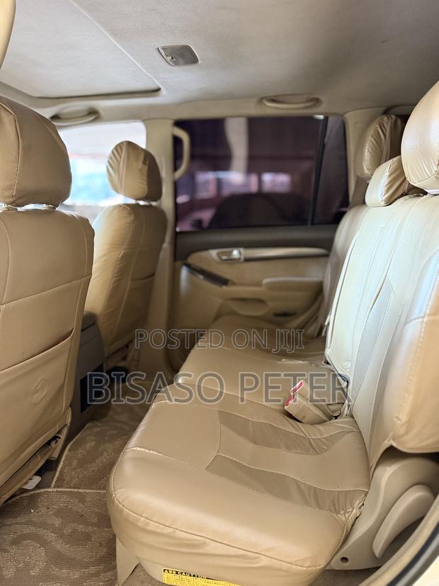 Toyota Land Cruiser Prado 2005 White