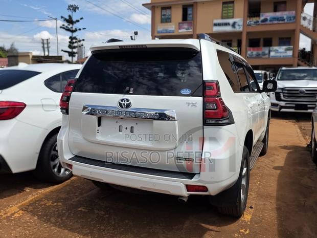 Toyota Land Cruiser Prado 2.7 2018 White