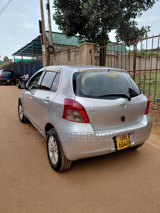 Toyota Vitz 2006 Silver