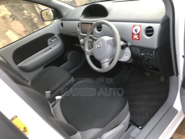 Toyota Sienta 2009 White