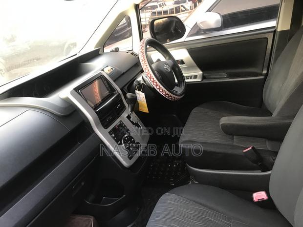Toyota Noah 2012 White