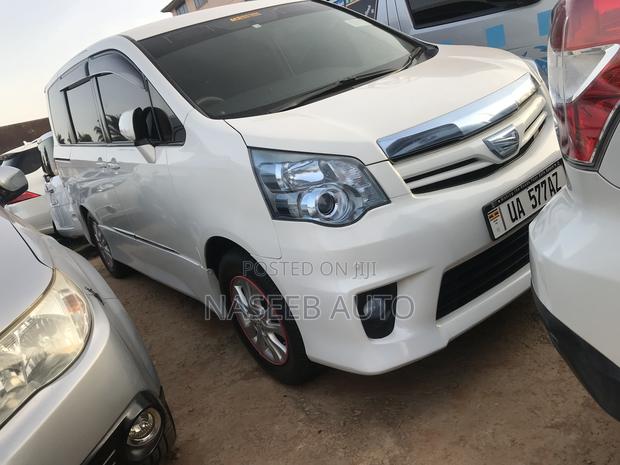Toyota Noah 2012 White