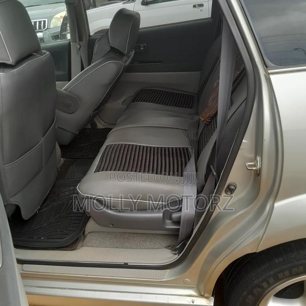 Toyota Nadia 2002 Silver