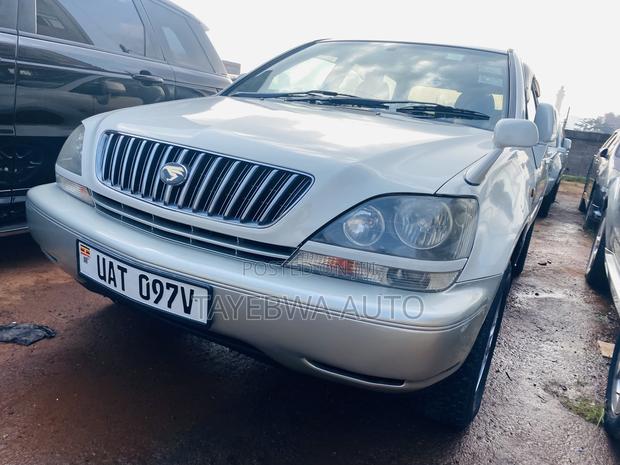 Toyota Harrier 2.2 16V 2001