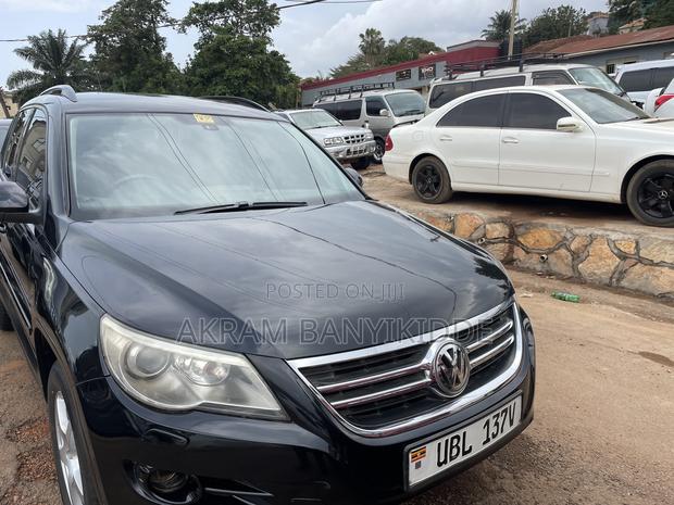 Volkswagen Tiguan 2010 Black