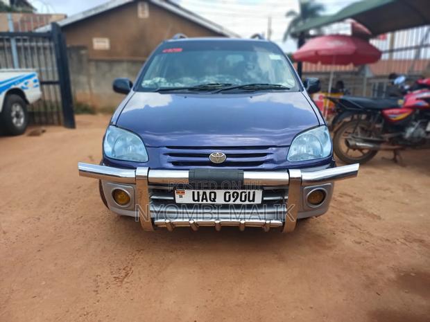Toyota Raum 1998 Blue