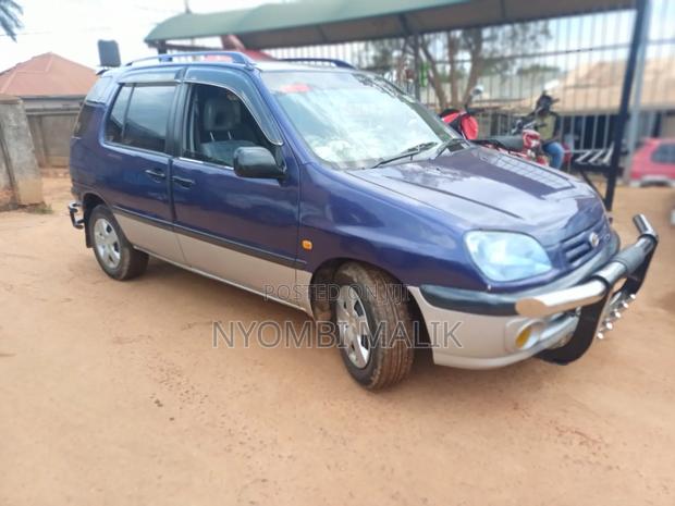 Toyota Raum 1998 Blue