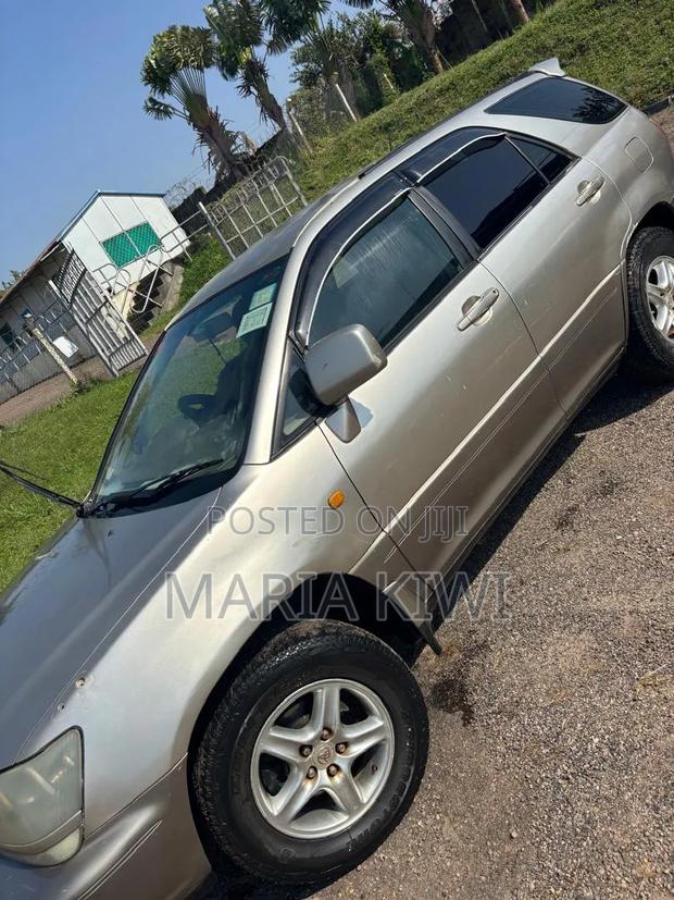Toyota Harrier 2004 Gray
