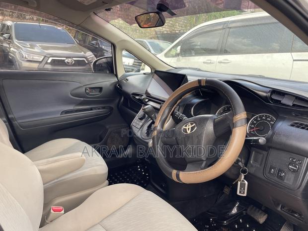 Toyota Wish 2011 White