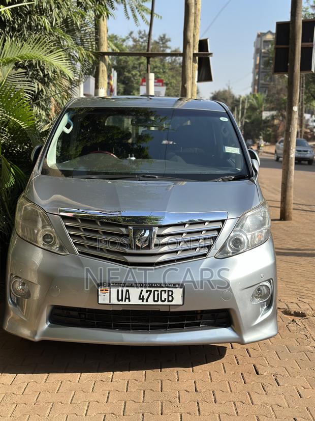 Toyota Alphard 2011 Silver