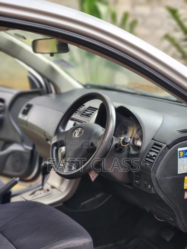 Toyota Corolla Fielder 2010 Silver