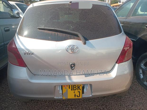 Toyota Vitz 2008 Silver