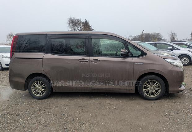 Toyota Noah 1.8 FWD Hybrid (7 seater) 2014 Burgundy