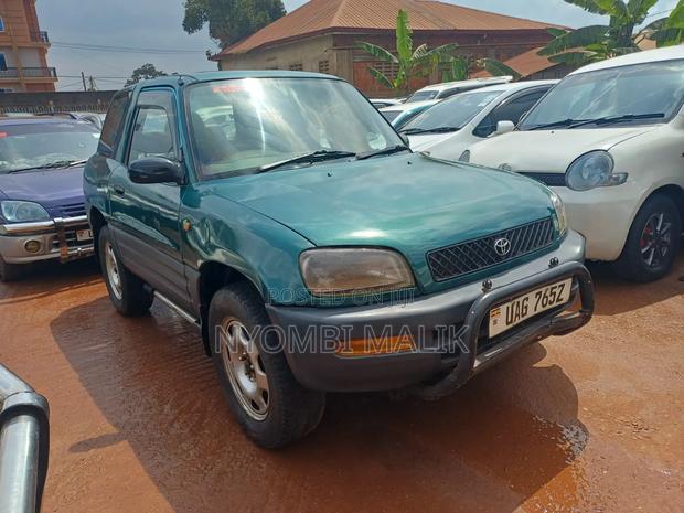 Toyota RAV4 1997 Green