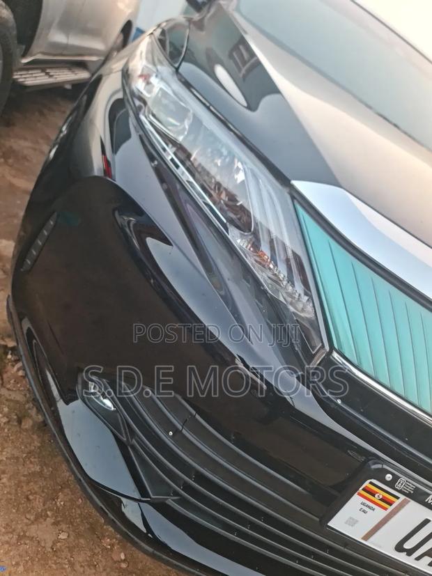Toyota Harrier 2.0 2016 Black