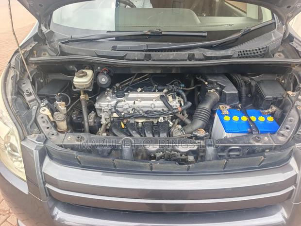 Toyota Noah 2009 Gray