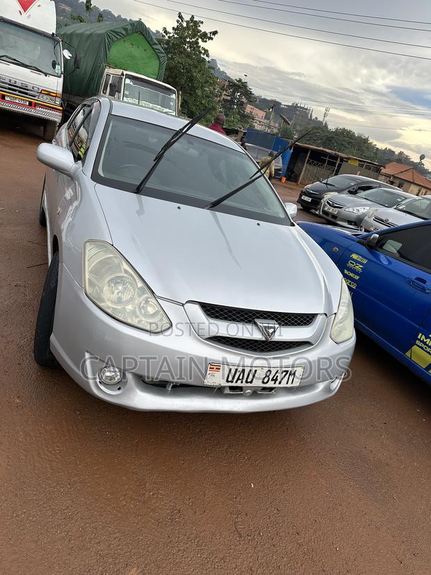 Toyota Caldina 2002 Silver