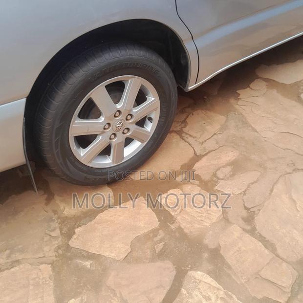 Toyota Noah 2007 Silver