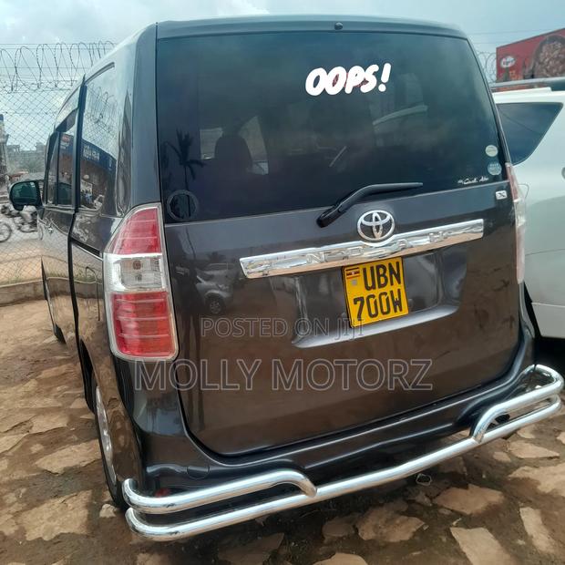 Toyota Noah 2011 Black