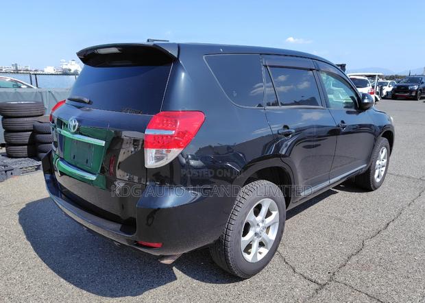 Toyota Vanguard 2011 Black
