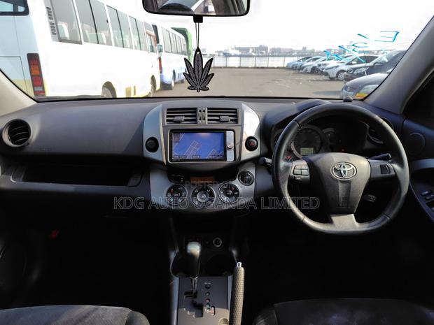 Toyota Vanguard 2011 Black