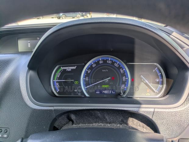 Toyota Noah 1.8 FWD Hybrid (7 seater) 2014 Silver