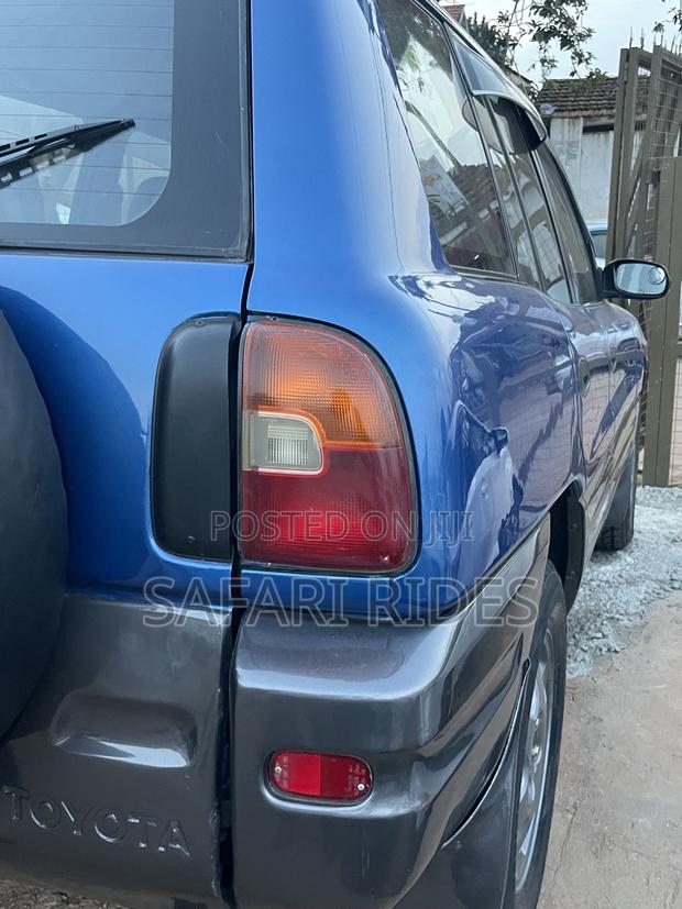 Toyota RAV4 Automatic 2000 Blue