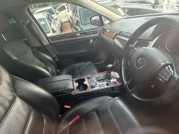 Volkswagen Touareg 2014 Silver
