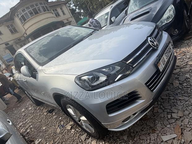Volkswagen Touareg 2014 Silver