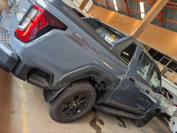 New Toyota Hilux 2025 Gray
