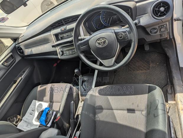 Toyota Corolla Fielder 1.5 Hybrid FWD 2016 White