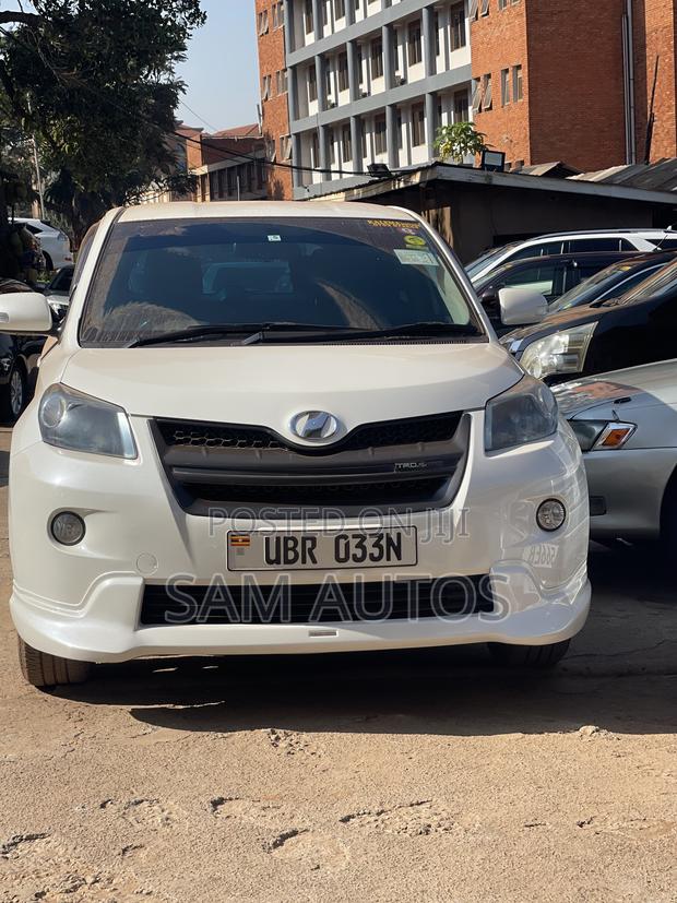 Toyota IST 2010 White