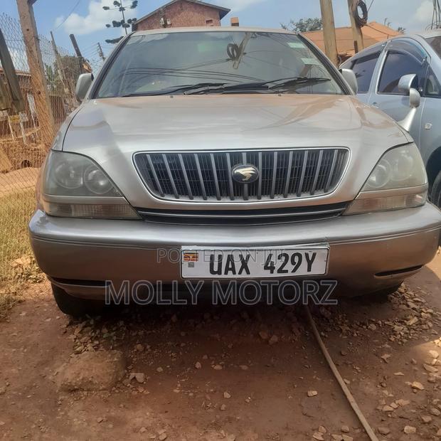 Toyota Harrier 2005 Gold
