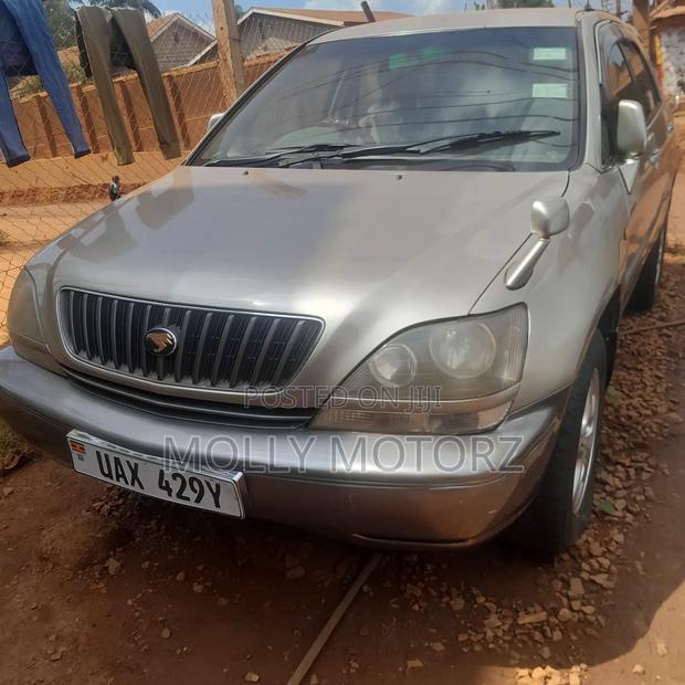 Toyota Harrier 2005 Gold