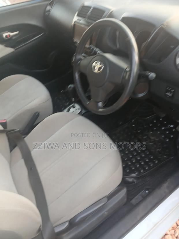 Toyota IST 2008 White