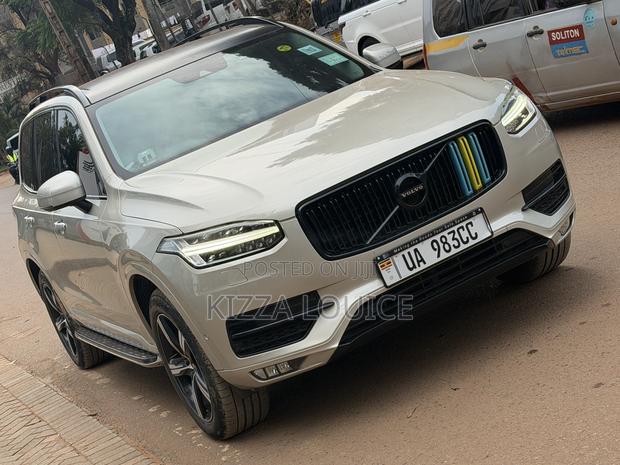 Volvo XC90 2017 Gold