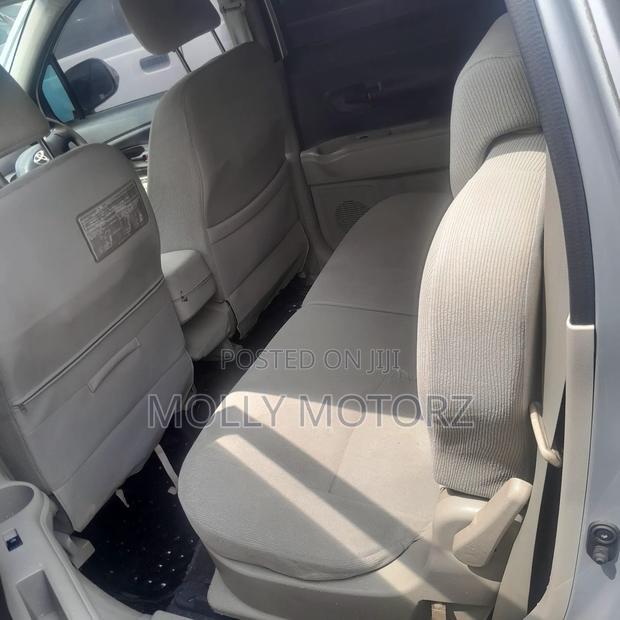 Toyota Passo Sette 2010 Silver
