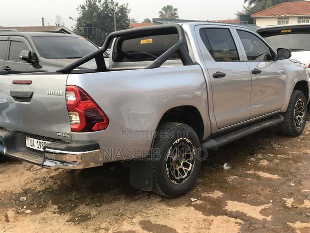 Toyota Hilux 2017 Silver