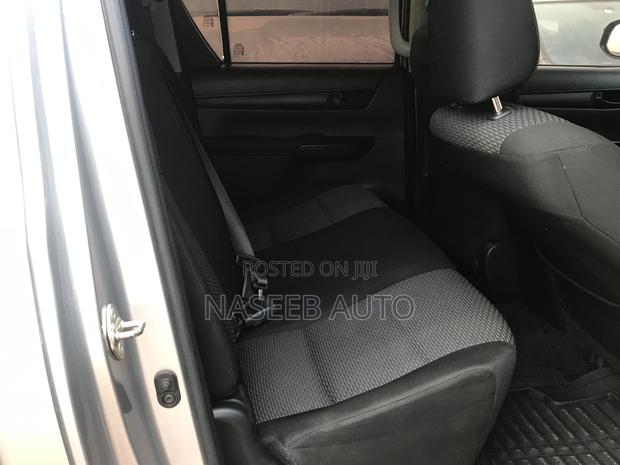 Toyota Hilux 2017 Silver