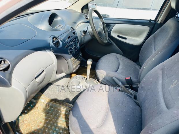 Toyota Vitz 1.0 FWD 5dr 2005 Pink