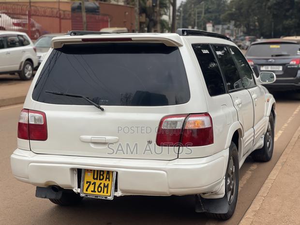 Subaru Forester 2000 White